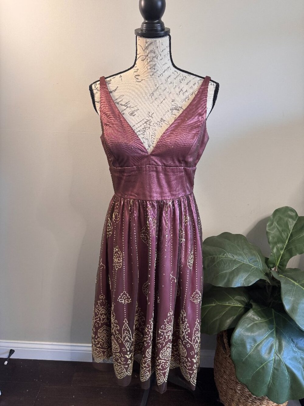 Adrianna Papell Dress Burgundy Gold, cocktail, wedding, formal Party Size 6
